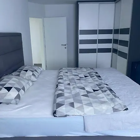Bed & Breakfast Curic's Tranquil Zidine