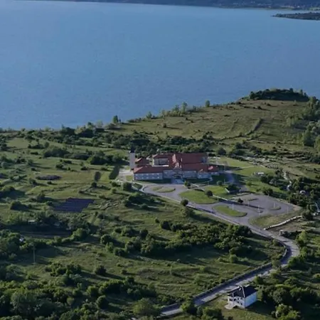 Curic's Tranquil B&B *