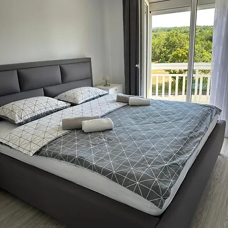 Curic's Tranquil B&B *